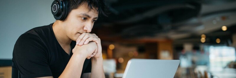 Person in front of a notebook printing and exporting a PDF form data